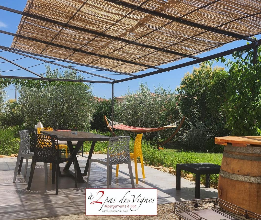 A 2 Pas Des Vignes, Hebergements Et Spa, Maison Numero 6, A Chateauneuf Du Pape Luaran gambar