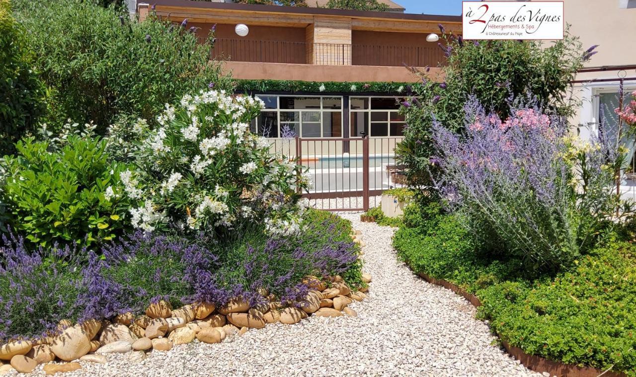 A 2 Pas Des Vignes, Hebergements Et Spa, Maison Numero 6, A Chateauneuf Du Pape Luaran gambar